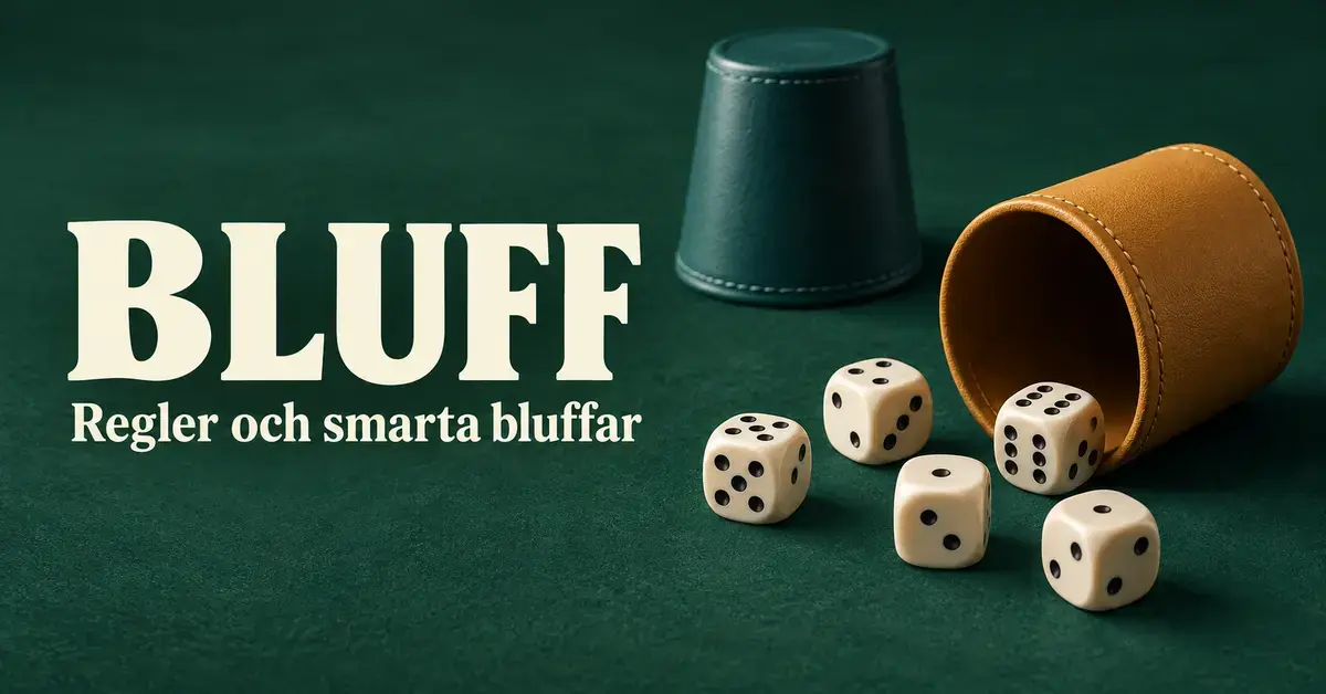 Fem vita tärningar och två tärningsbägare på ett grönt bord med texten ”Bluff – Regler och smarta bluffar”.